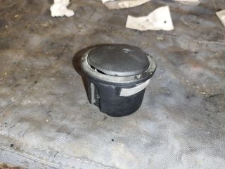 bontott FORD FOCUS C-MAX I Első Hamutartó