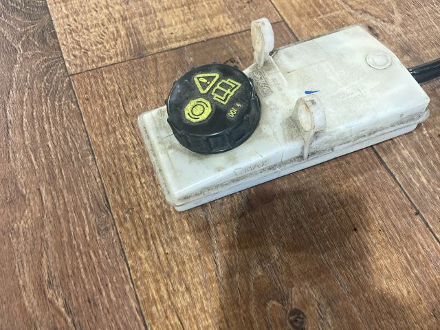 bontott FORD FOCUS C-MAX I Fékfolyadék Tartály