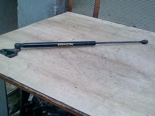 bontott FORD FOCUS C-MAX I Gázrugós Kitámasztó Teleszkóp Csomagtérajtó Bal