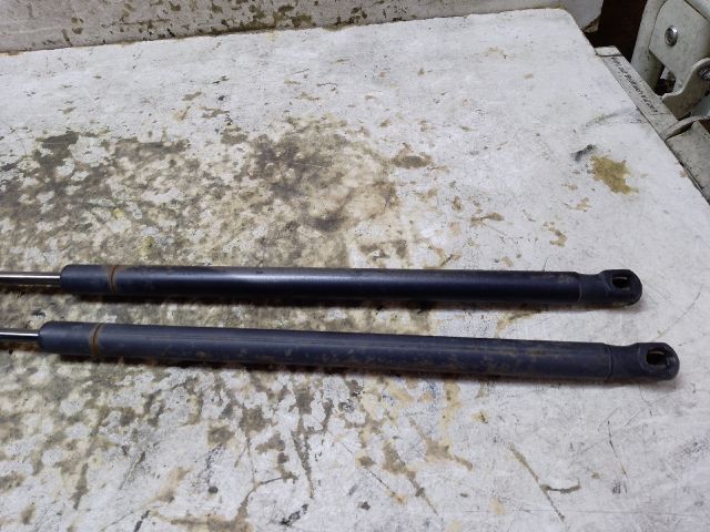 bontott FORD FOCUS C-MAX I Gázrugós Kitámasztó Teleszkóp Pár Csomagtérajtó