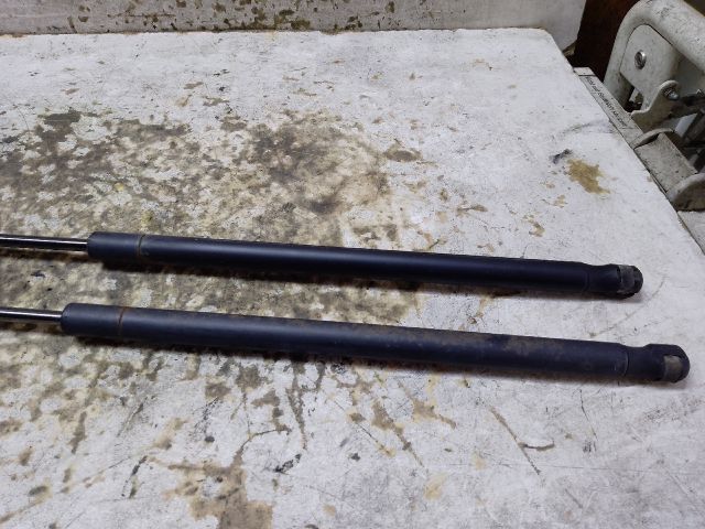 bontott FORD FOCUS C-MAX I Gázrugós Kitámasztó Teleszkóp Pár Csomagtérajtó