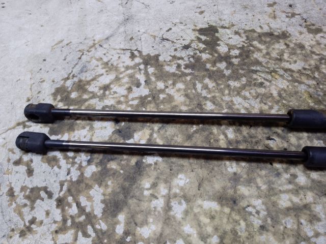 bontott FORD FOCUS C-MAX I Gázrugós Kitámasztó Teleszkóp Pár Csomagtérajtó