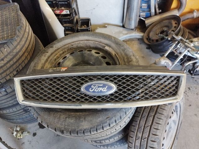 bontott FORD FOCUS C-MAX I Hűtőrács