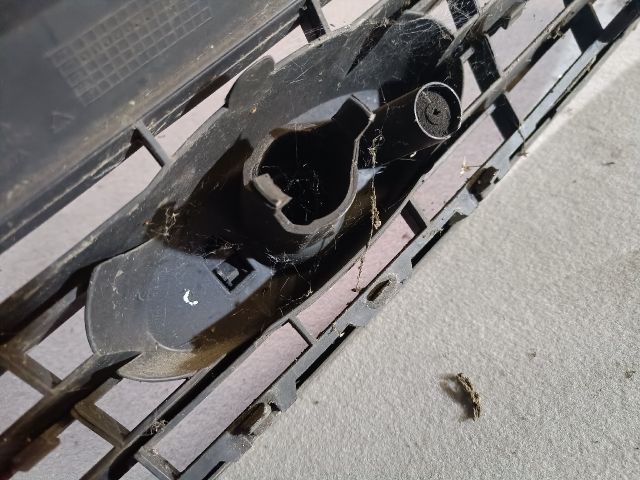 bontott FORD FOCUS C-MAX I Hűtőrács