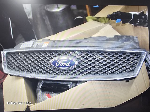 bontott FORD FOCUS C-MAX I Hűtőrács