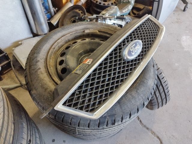 bontott FORD FOCUS C-MAX I Hűtőrács