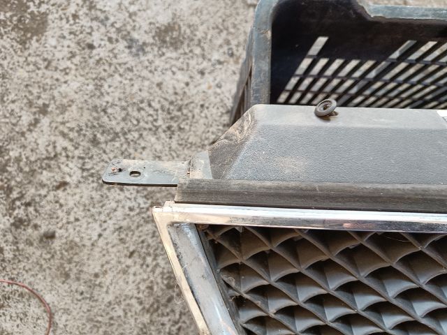 bontott FORD FOCUS C-MAX I Hűtőrács