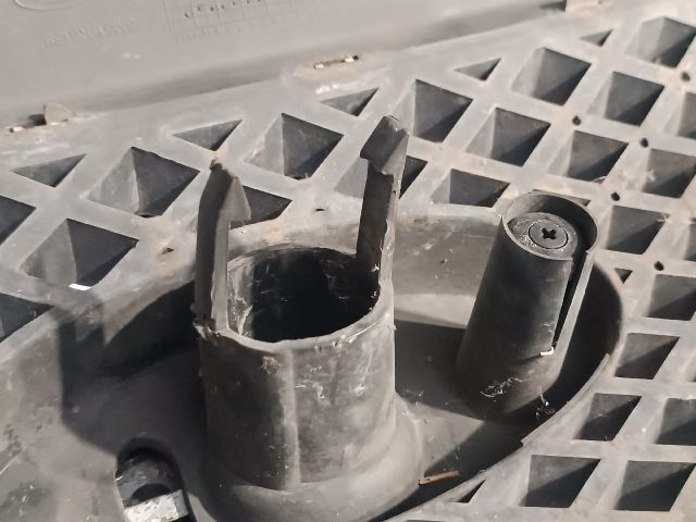 bontott FORD FOCUS C-MAX I Hűtőrács