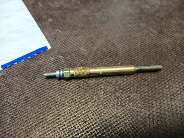 bontott FORD FOCUS C-MAX I Izzító/Gyújtó Gyertya