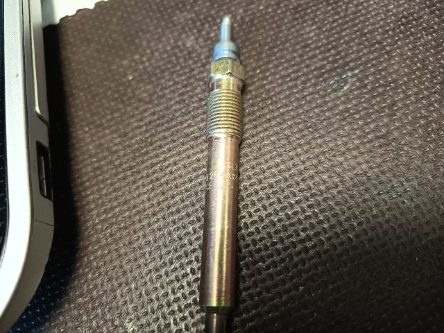 bontott FORD FOCUS C-MAX I Izzító/Gyújtó Gyertya