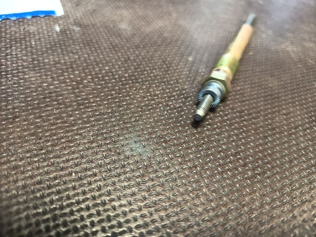 bontott FORD FOCUS C-MAX I Izzító/Gyújtó Gyertya