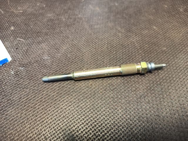 bontott FORD FOCUS C-MAX I Izzító/Gyújtó Gyertya