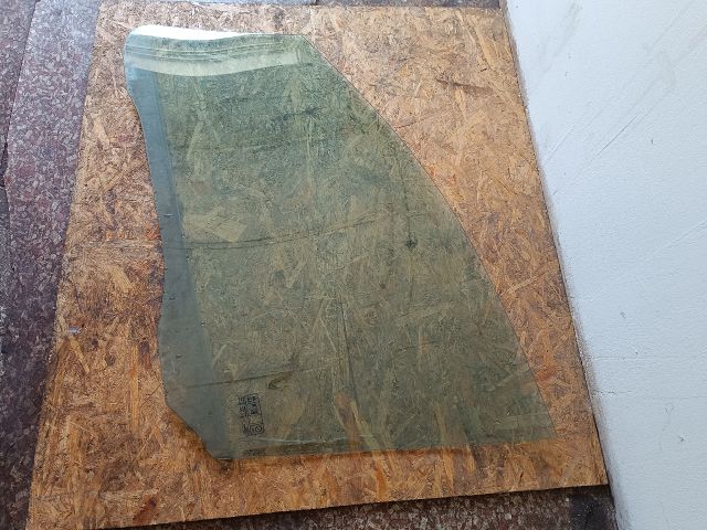 bontott FORD FOCUS C-MAX I Jobb első Ablak