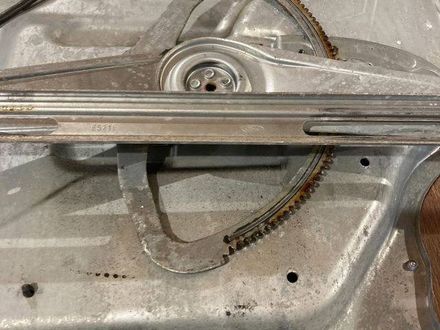 bontott FORD FOCUS C-MAX I Jobb első Ablakemelő Szerkezet (Elektromos)