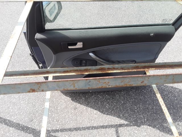 bontott FORD FOCUS C-MAX I Jobb első Ajtó (Részeivel)