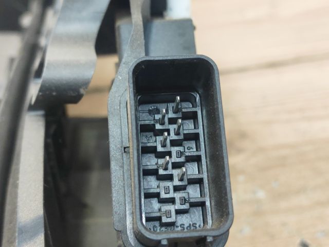 bontott FORD FOCUS C-MAX I Jobb első Ajtózár