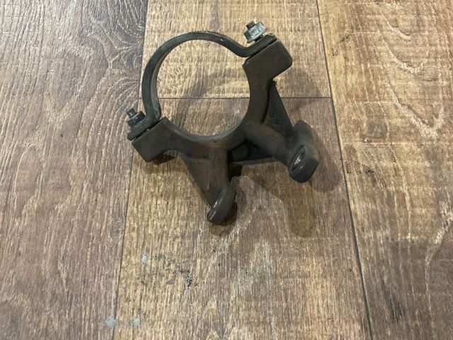 bontott FORD FOCUS C-MAX I Jobb első Féltengely Tartó