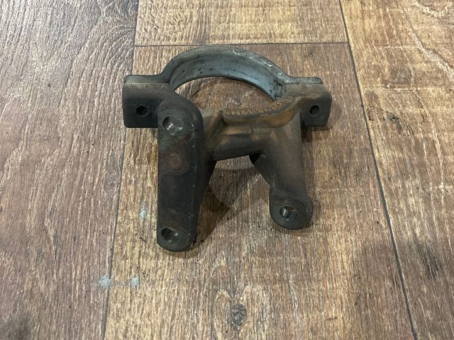 bontott FORD FOCUS C-MAX I Jobb első Féltengely Tartó