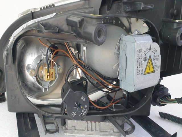 bontott FORD FOCUS C-MAX I Jobb Fényszóró