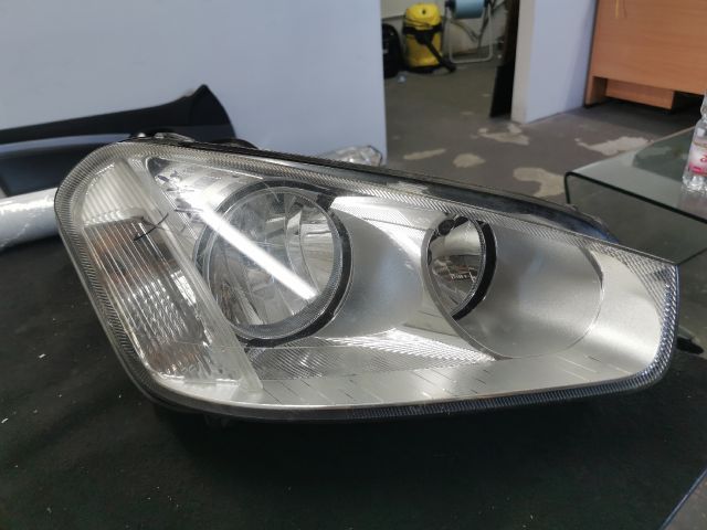 bontott FORD FOCUS C-MAX I Jobb Fényszóró