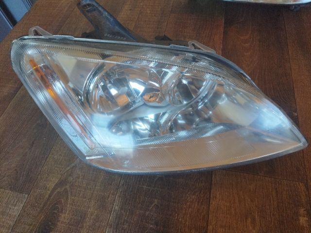 bontott FORD FOCUS C-MAX I Jobb Fényszóró