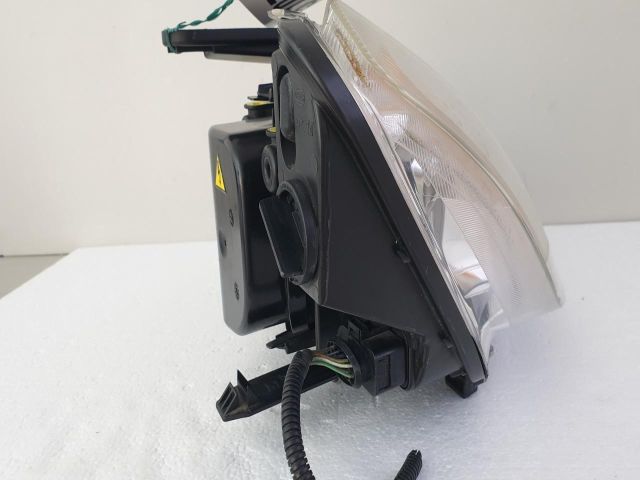 bontott FORD FOCUS C-MAX I Jobb Fényszóró