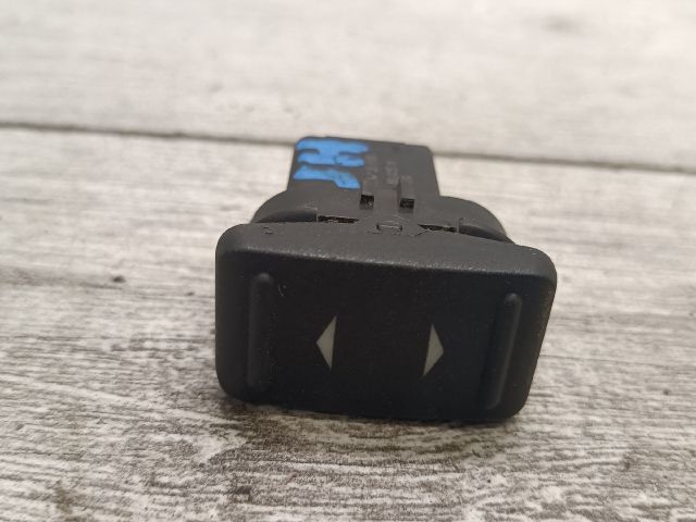 bontott FORD FOCUS C-MAX I Jobb hátsó Ablakemelő Kapcsoló