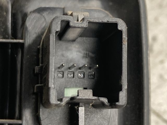 bontott FORD FOCUS C-MAX I Jobb hátsó Ablakemelő Kapcsoló