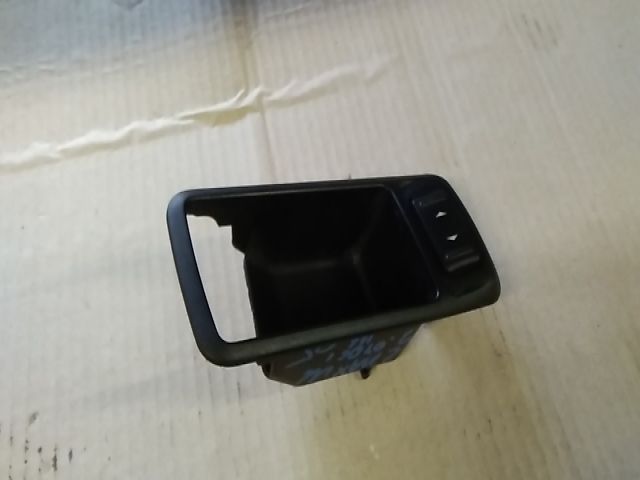 bontott FORD FOCUS C-MAX I Jobb hátsó Ablakemelő Kapcsoló