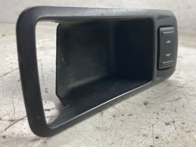 bontott FORD FOCUS C-MAX I Jobb hátsó Ablakemelő Kapcsoló