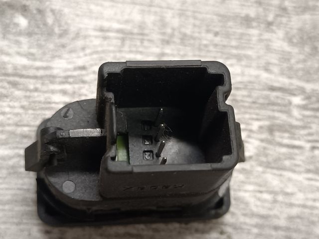 bontott FORD FOCUS C-MAX I Jobb hátsó Ablakemelő Kapcsoló