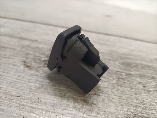 bontott FORD FOCUS C-MAX I Jobb hátsó Ablakemelő Kapcsoló