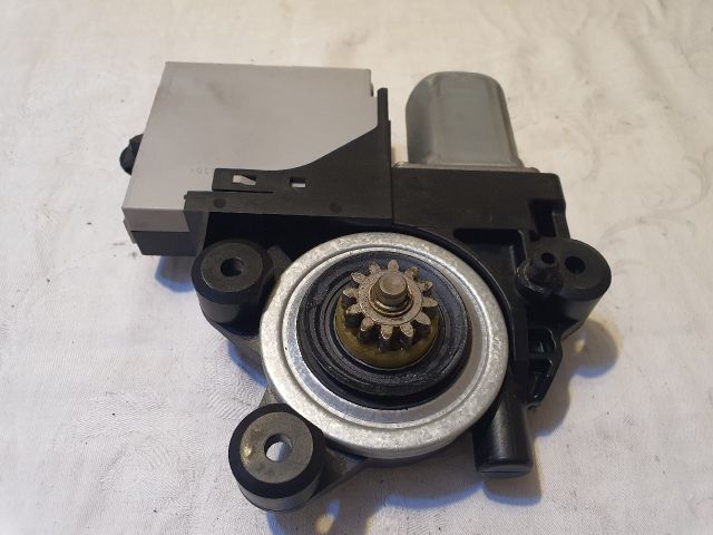 bontott FORD FOCUS C-MAX I Jobb hátsó Ablakemelő Motor