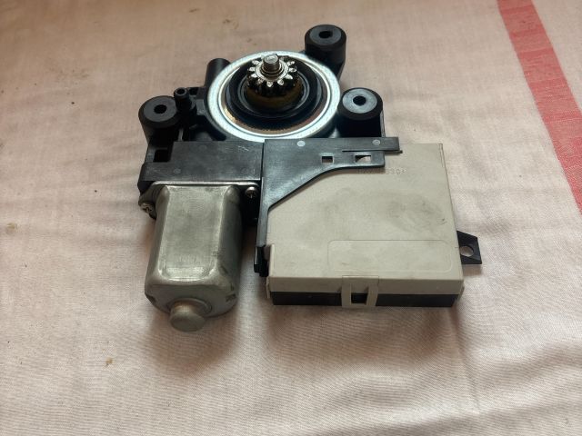 bontott FORD FOCUS C-MAX I Jobb hátsó Ablakemelő Motor