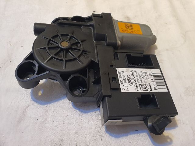 bontott FORD FOCUS C-MAX I Jobb hátsó Ablakemelő Motor