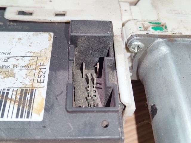 bontott FORD FOCUS C-MAX I Jobb hátsó Ablakemelő Szerkezet (Elektromos)