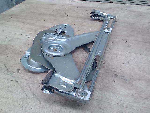 bontott FORD FOCUS C-MAX I Jobb hátsó Ablakemelő Szerkezet (Elektromos)