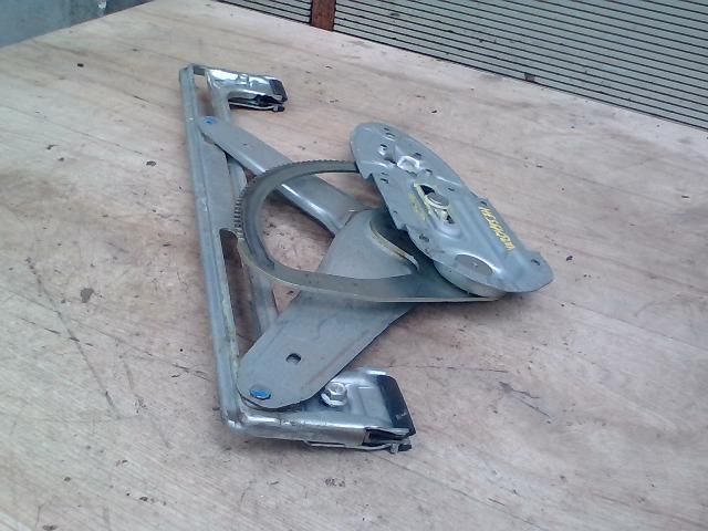 bontott FORD FOCUS C-MAX I Jobb hátsó Ablakemelő Szerkezet (Elektromos)