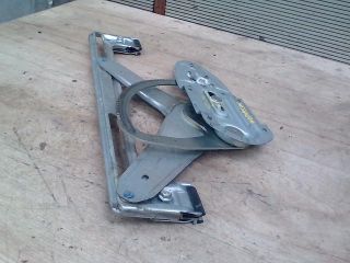 bontott FORD FOCUS C-MAX I Jobb hátsó Ablakemelő Szerkezet (Elektromos)