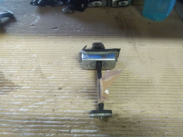 bontott FORD FOCUS C-MAX I Jobb hátsó Ajtóhatároló