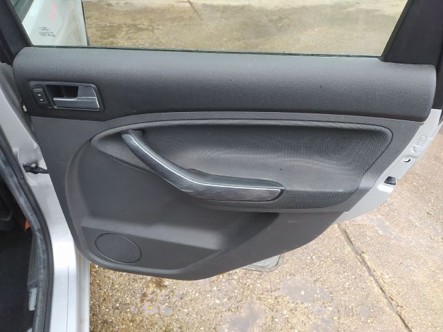 bontott FORD FOCUS C-MAX I Jobb hátsó Alsó Zsanér