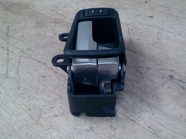 bontott FORD FOCUS C-MAX I Jobb hátsó Belső Kilincs