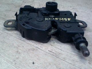 bontott FORD FOCUS C-MAX I Jobb Motorháztető Zárszerkezet