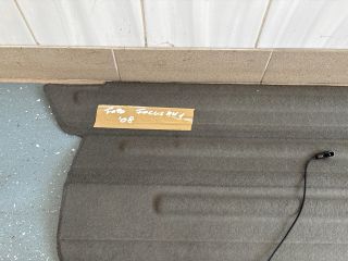 bontott FORD FOCUS C-MAX I Kalaptartó