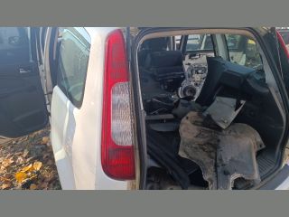 bontott FORD FOCUS C-MAX I Kalaptartó