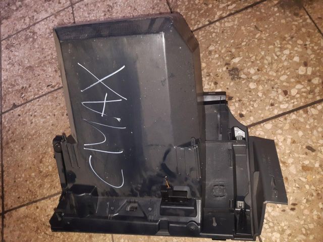 bontott FORD FOCUS C-MAX I Kesztyűtartó