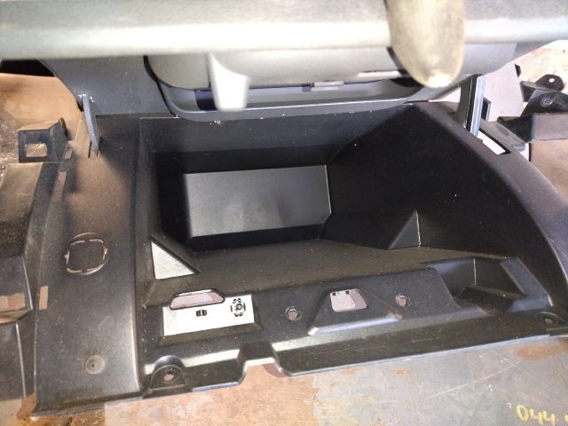 bontott FORD FOCUS C-MAX I Kesztyűtartó