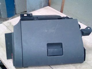 bontott FORD FOCUS C-MAX I Kesztyűtartó