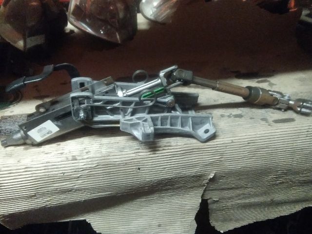 bontott FORD FOCUS C-MAX I Kormányoszlop