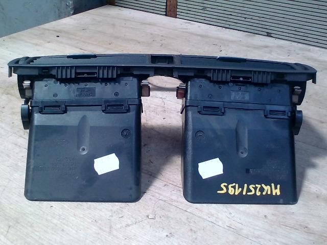 bontott FORD FOCUS C-MAX I Középkonzol Keret